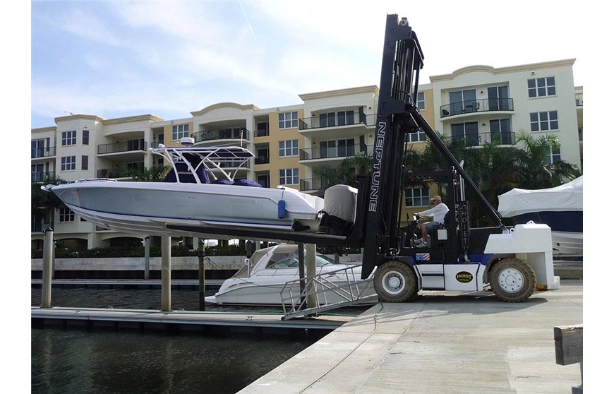 Neptune Series marina forklift Hoist Liftruck