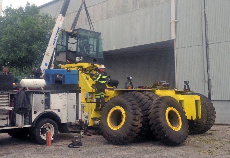 Hoist Liftruck Big Trucks in America Hoist Liftruck