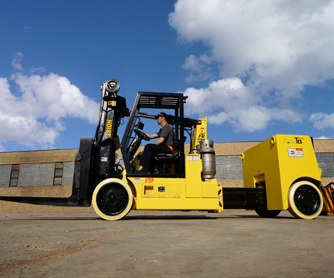 First Fr 40 60 Extendable Counterweight Forklift Purchased By A Major Automotive Manufacturer Hoist Material Handling